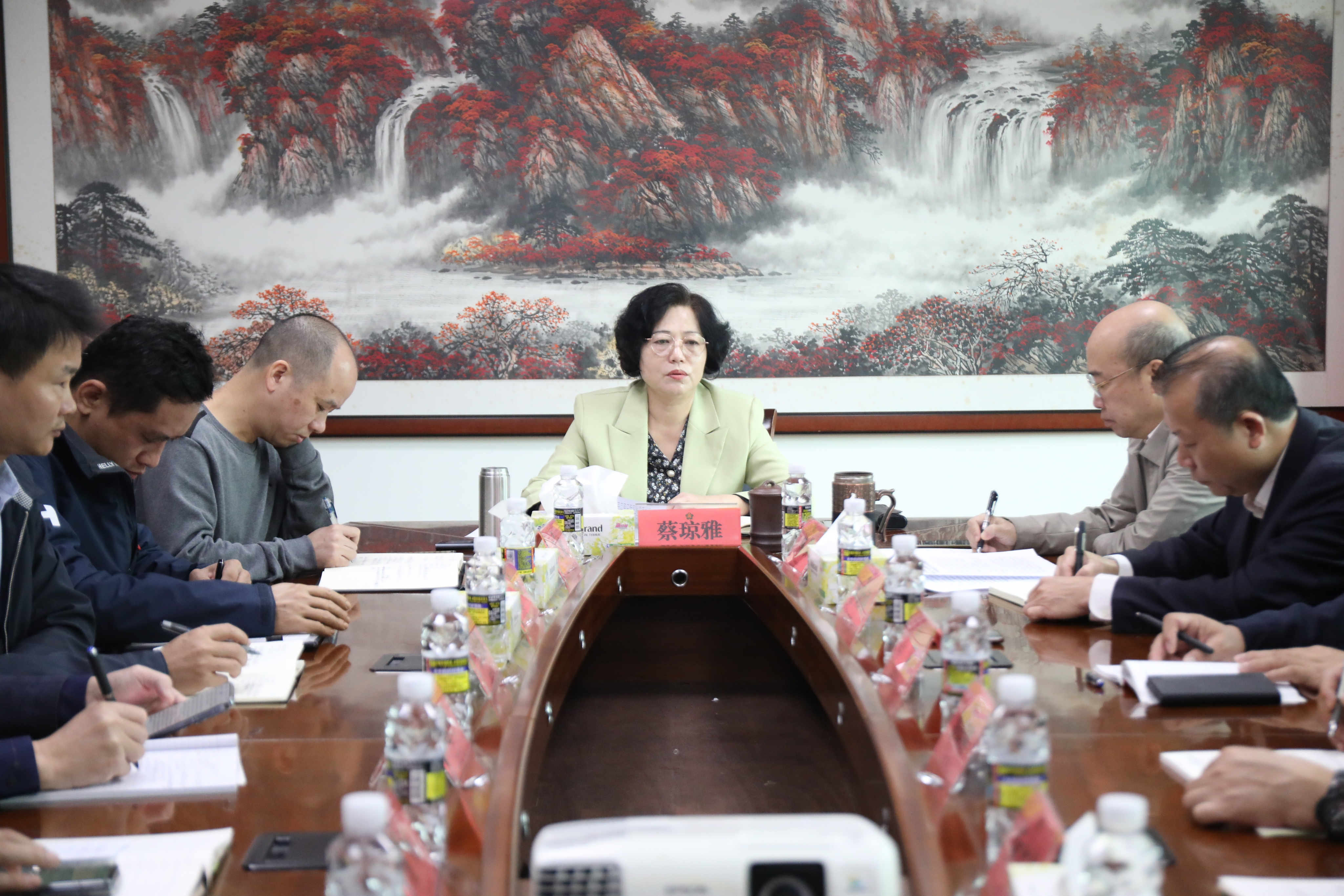 图为会议现场